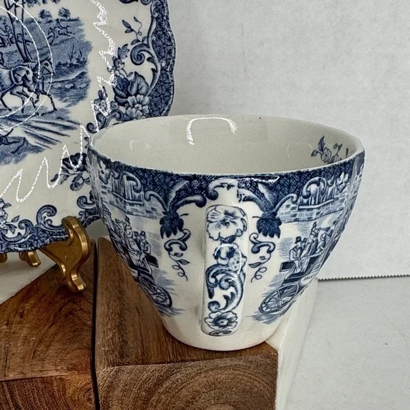 Johnson Brothers Coffee Cups and Saucers COACHING SCENES Regency Blue and White - Picture 7 of 11